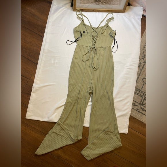 Forever 21 size small green jumpsuit - Picture 3 of 6